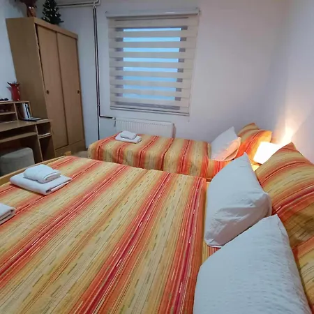Guest house Jelena 3*