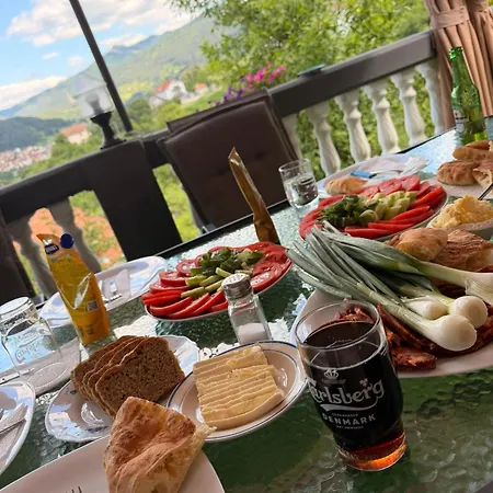 Πανσιόν Jelena 3*